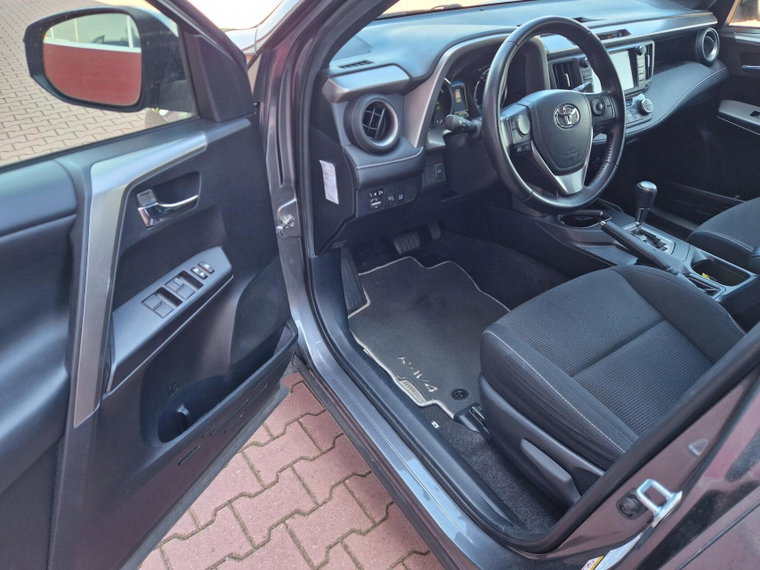 Vehicle Image 14