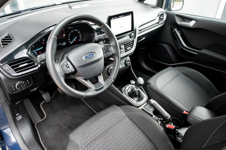 Vehicle Image 35