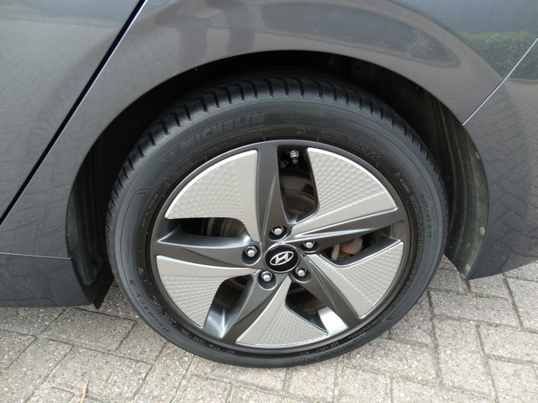 Vehicle Image 22