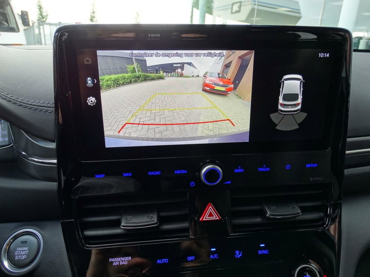 Vehicle Image 11