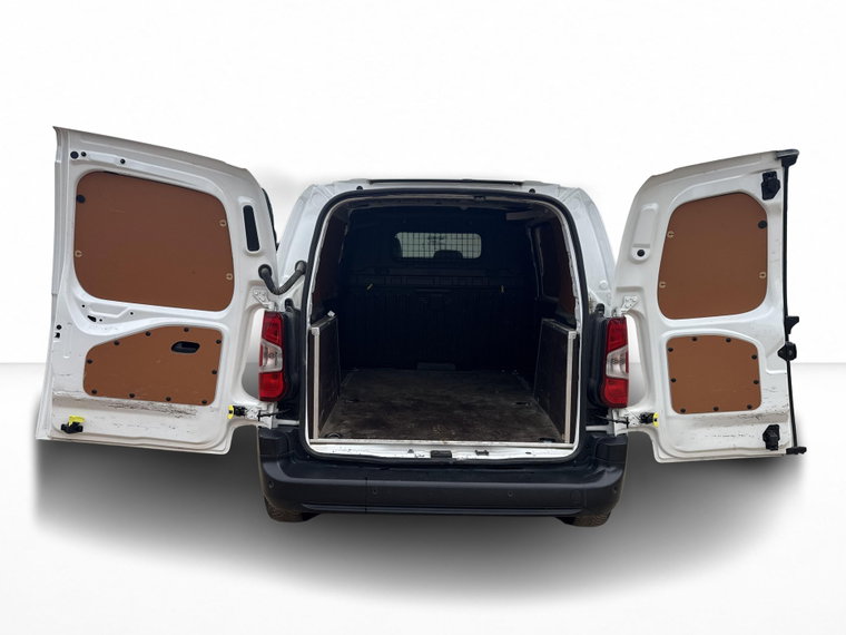 Vehicle Image 13
