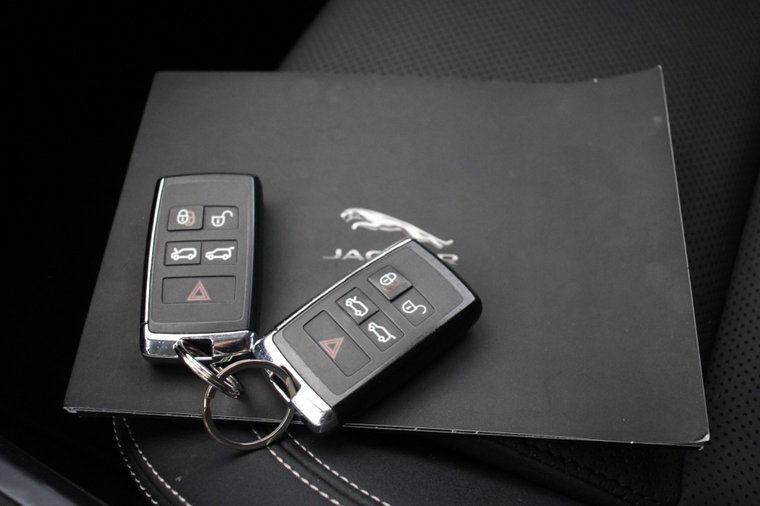Vehicle Image 32