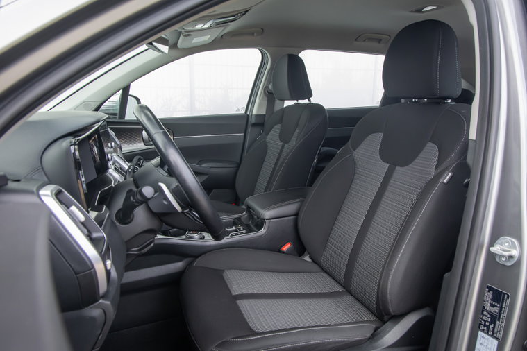 Vehicle Image 9