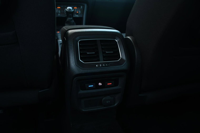 Vehicle Image 28