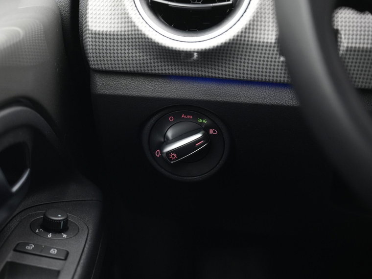 Vehicle Image 34