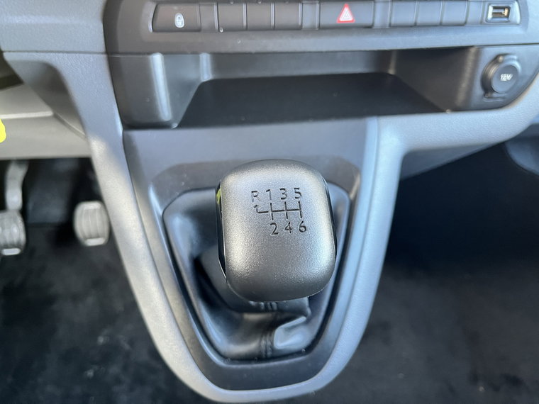 Vehicle Image 29