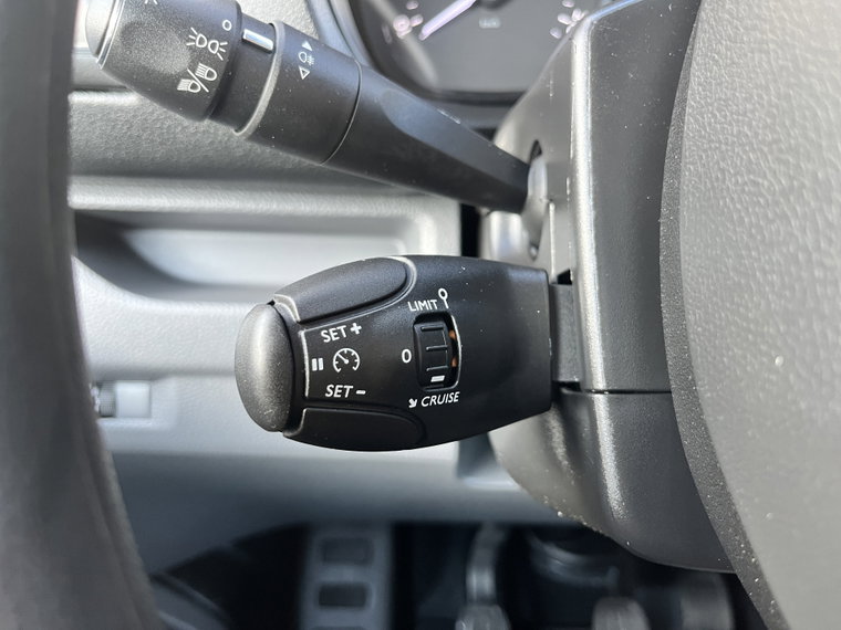Vehicle Image 37