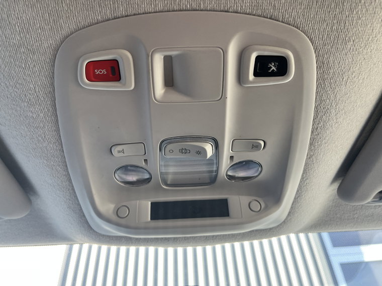 Vehicle Image 38