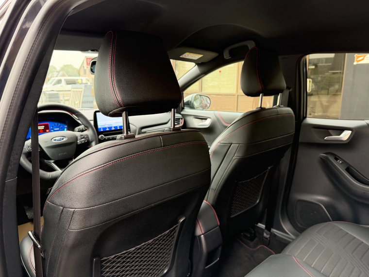 Vehicle Image 23