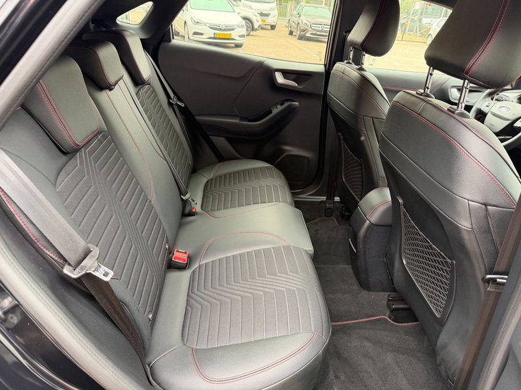 Vehicle Image 38