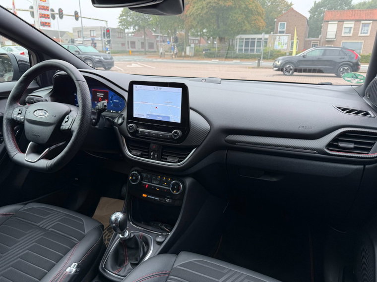 Vehicle Image 40