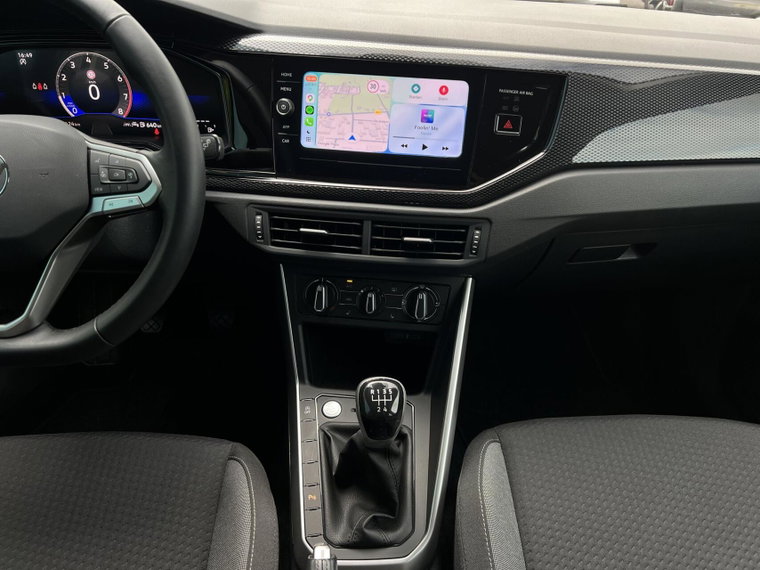 Vehicle Image 32