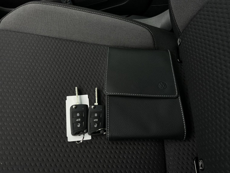 Vehicle Image 43
