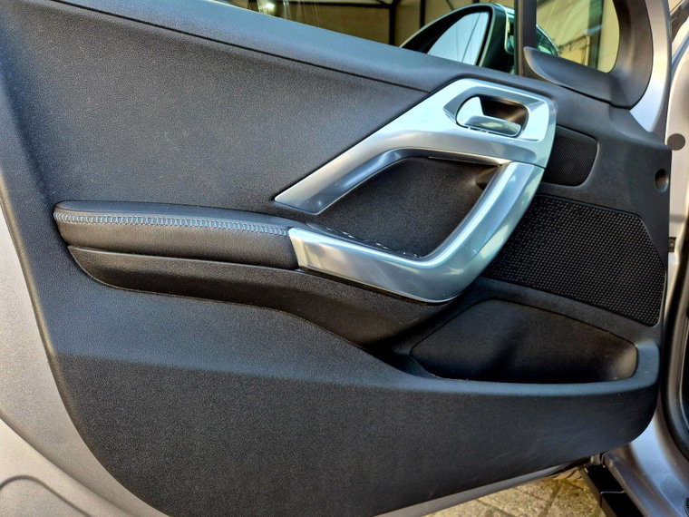 Vehicle Image 33