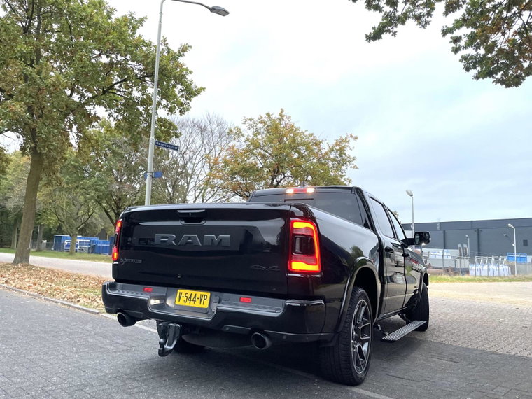 Vehicle Image 32