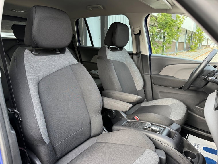 Vehicle Image 31