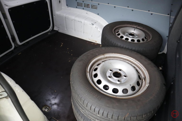 Vehicle Image 35