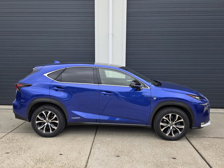 Vehicle Image 10