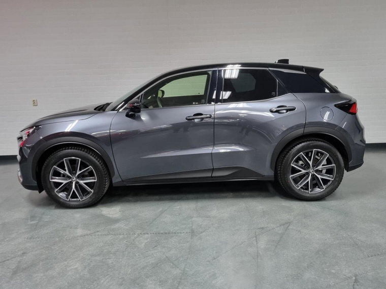 Vehicle Image 4