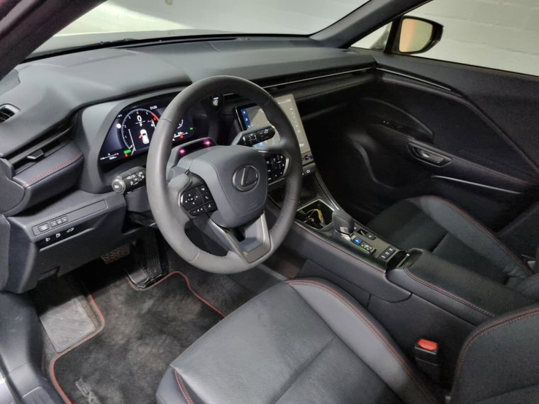 Vehicle Image 10