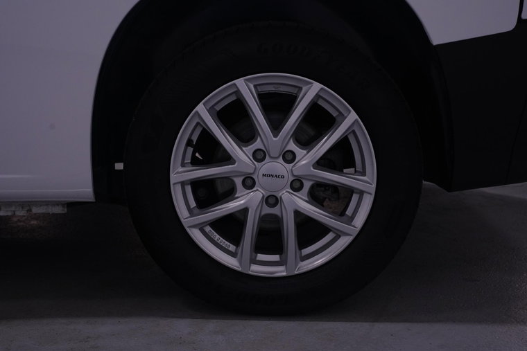 Vehicle Image 21