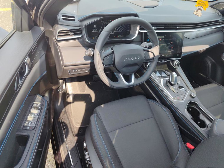 Vehicle Image 16