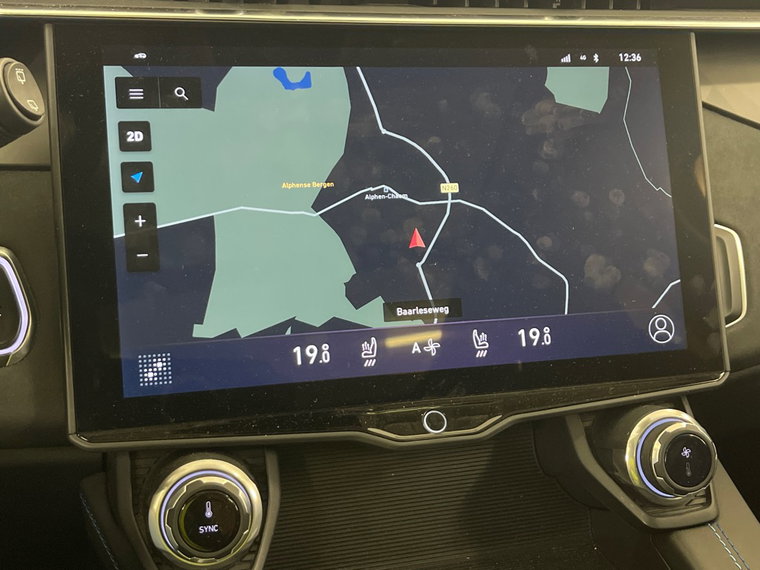 Vehicle Image 8