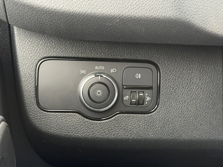 Vehicle Image 26