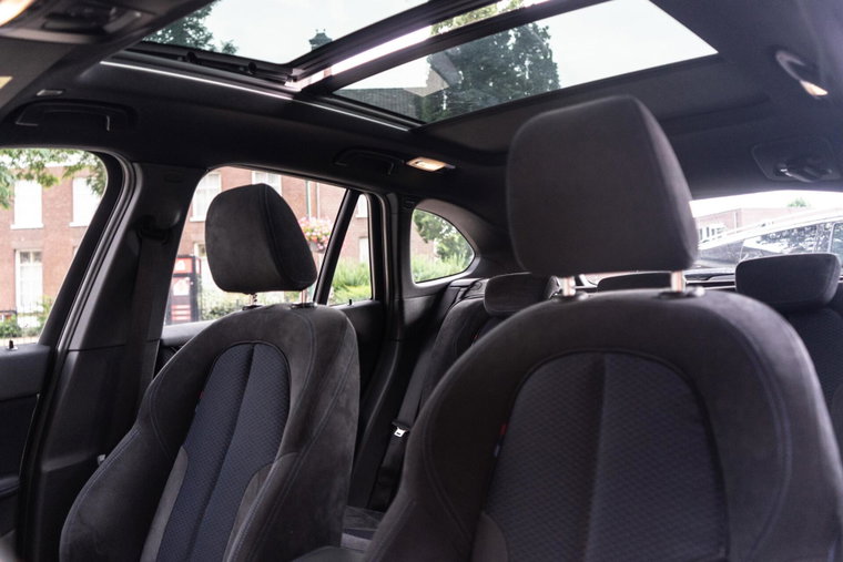 Vehicle Image 21