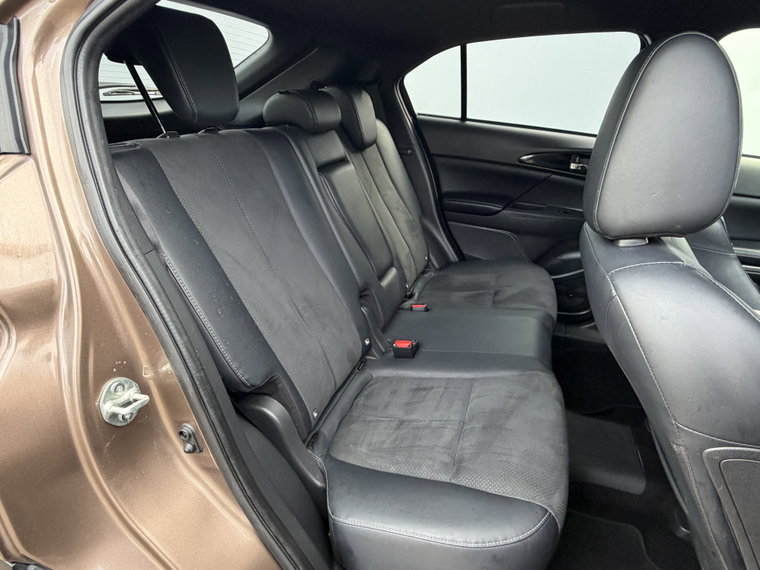 Vehicle Image 17