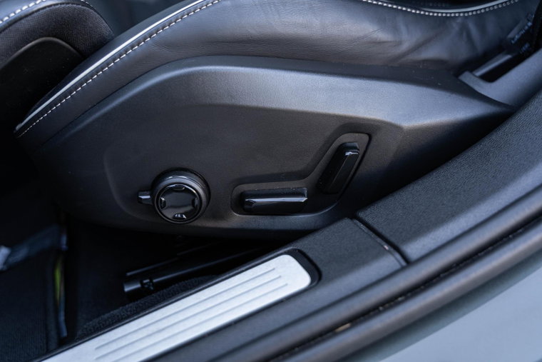 Vehicle Image 35