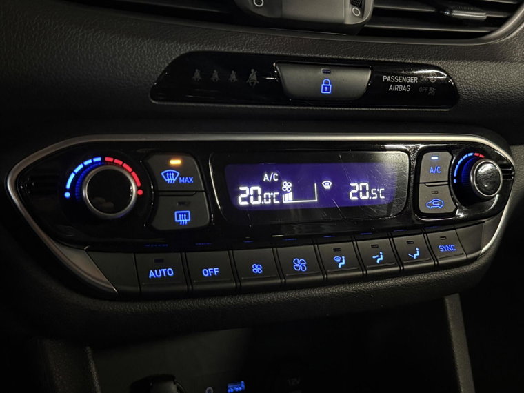 Vehicle Image 17