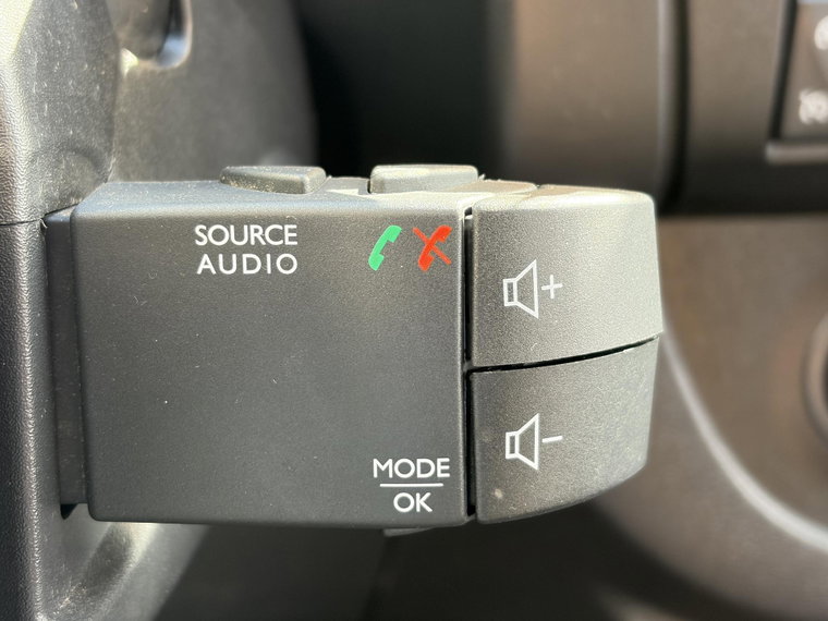 Vehicle Image 37