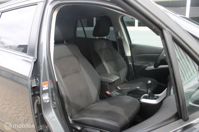 Vehicle Image 35