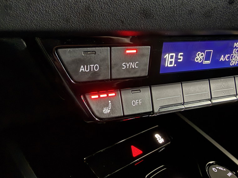 Vehicle Image 24