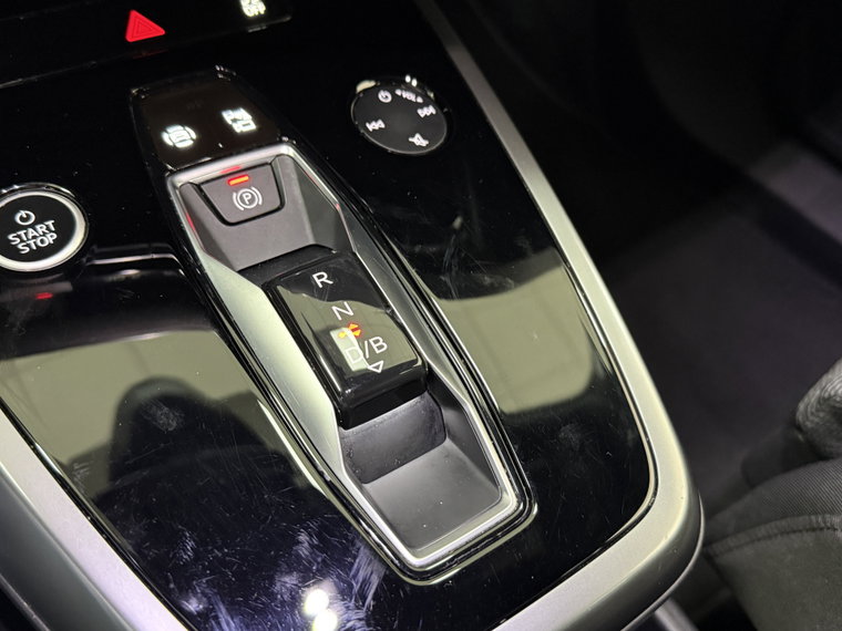 Vehicle Image 26