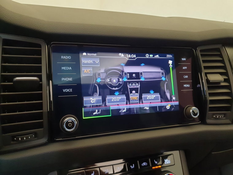 Vehicle Image 21