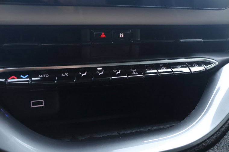 Vehicle Image 27