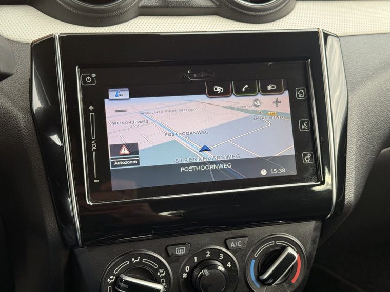 Vehicle Image 25