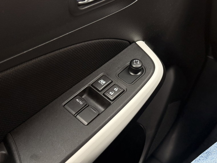 Vehicle Image 32