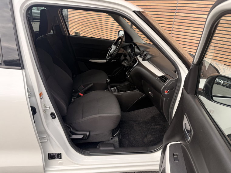 Vehicle Image 35