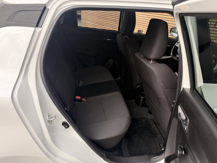 Vehicle Image 36