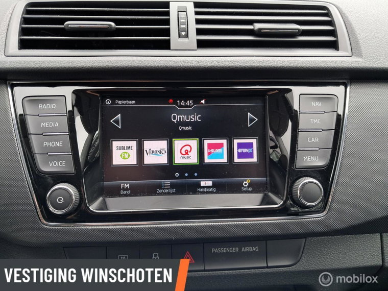 Vehicle Image 9