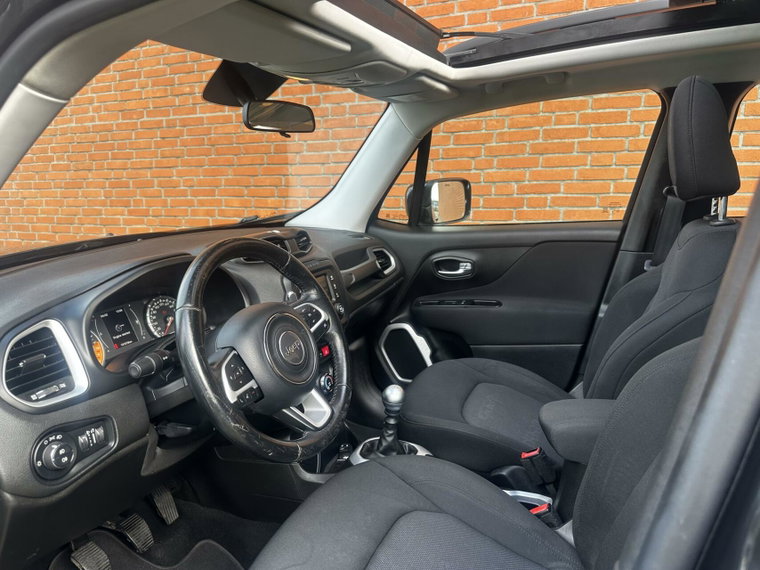 Vehicle Image 32