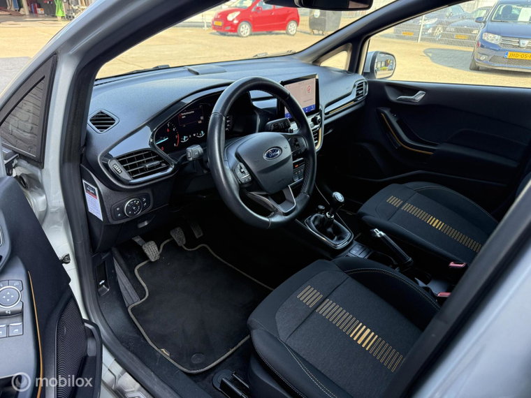 Vehicle Image 30