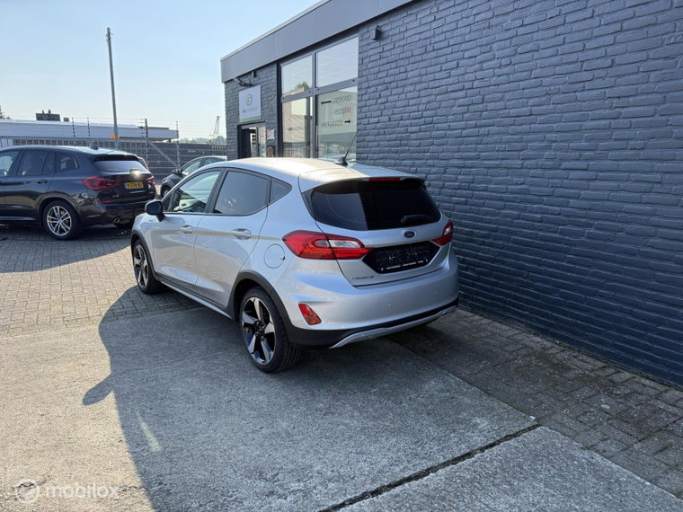 Vehicle Image 33