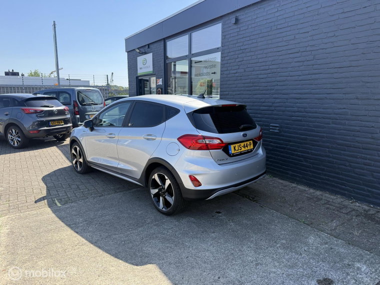 Vehicle Image 8