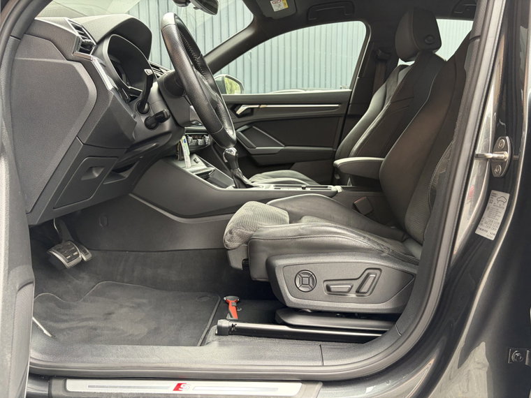 Vehicle Image 48