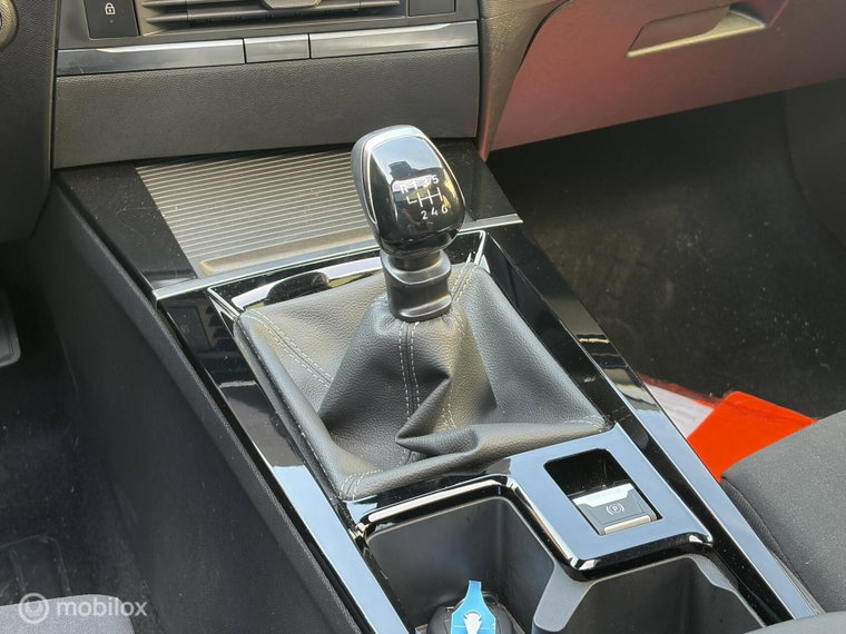 Vehicle Image 33