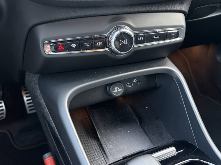 Vehicle Image 40